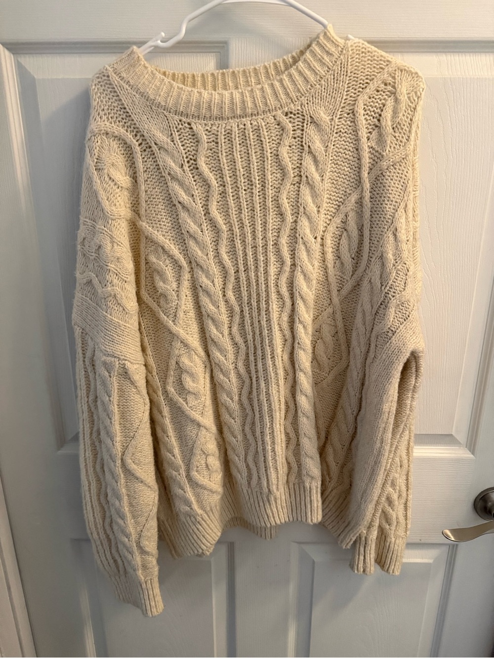 Main Strip Cream Cable Knit Scoop Neck Sweater